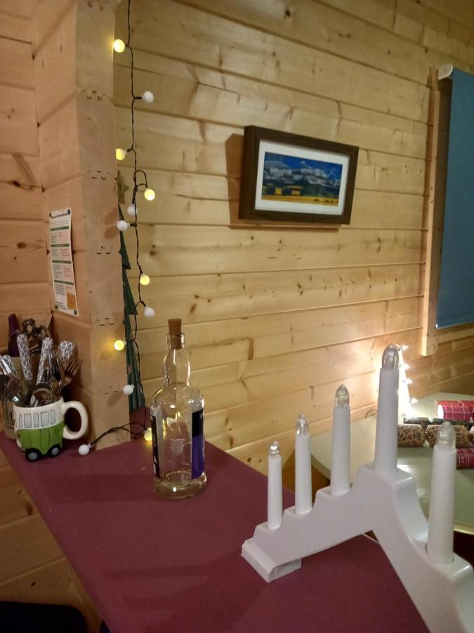 Springbank Cabin Insch エクステリア 写真